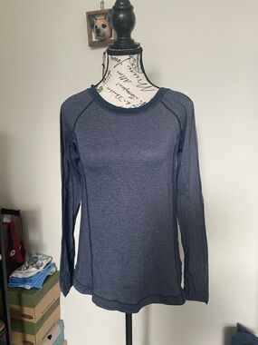 Women's Long-Sleeve Crewneck Performance Top - Navy